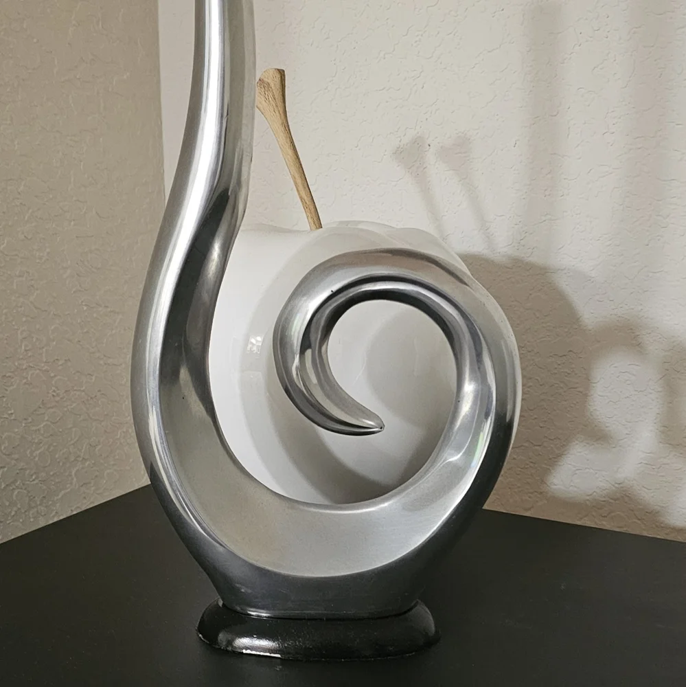 Designer Vase - Picture 2 of 7